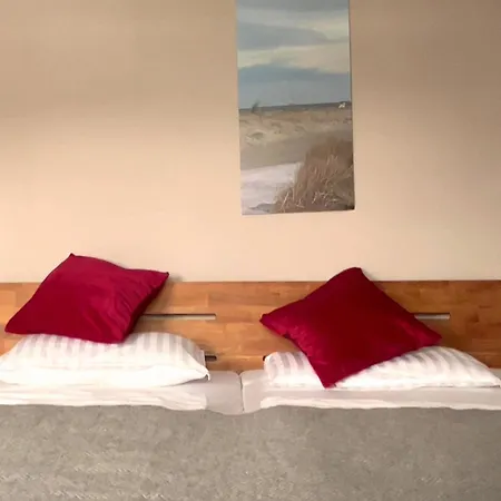 Haus Nordseebude Og Rechts Nordseebude Böhl